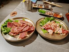 -围炉肉舍•炭烤活鳗•丹东海鲜烤肉(步行街店)