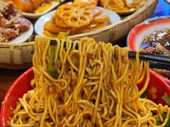 -爆炸头阿姨小四川正宗川味小吃(无任何分店)