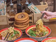 -楚东君•襄阳牛肉面牛杂煲(陆家嘴正大店)