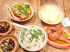 -老方桌烂蹄花川菜馆(九龙坡店)