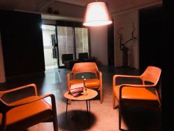 -C-18 SALON