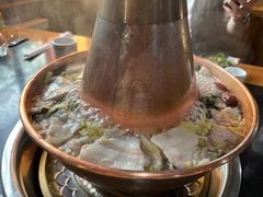 -果松木炭酸菜铜火锅·外婆参鸡汤