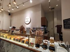 面包甜点陈列柜-WHEAT&BAKER-麥(凯德来福士店)
