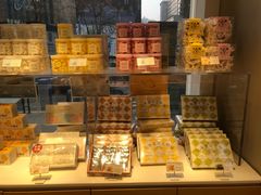 面包甜点陈列柜-好利来(朝外店)