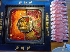 -老牌坊云南鱼豆花火锅(哈西万达店)