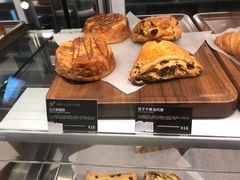 -星巴克臻选(深圳龙华红山天虹店)
