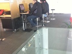 -上海星瀚奔驰4S店(红柳路店)