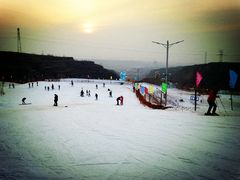 -采薇庄园四季滑雪场