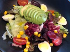 牛油果鹌鹑蛋季节蔬菜沙拉-YUE·6·西式融合餐厅(外滩六号店)