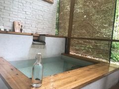 -乐领拈花溪·林涧食韵
