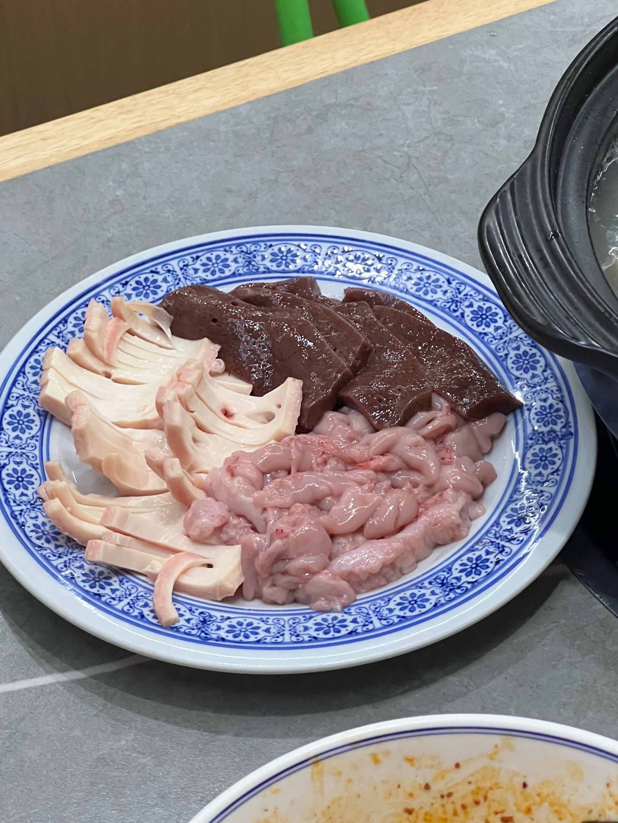 超级新鲜的猪杂火锅🐷