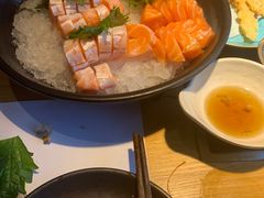 -枝魯枝魯自助料理