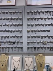 -AI艾耳·专业手工耳洞·穿孔美学馆