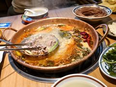 -洱火云南酸菜牛肉火锅(石景山当代商城店)