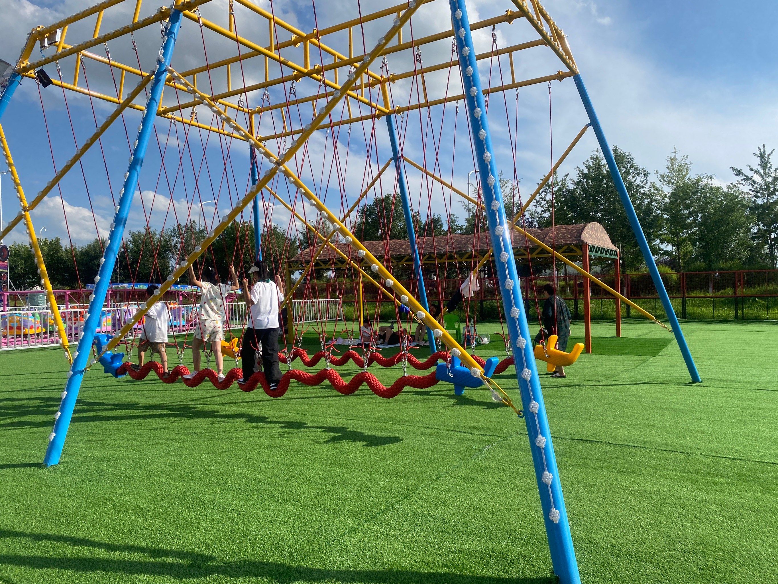 来赤峰发现一个超值游乐场,20元随便玩