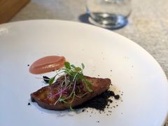 香煎鹅肝配全麦吐司及焦糖青苹果-XUN Bistro西餐厅