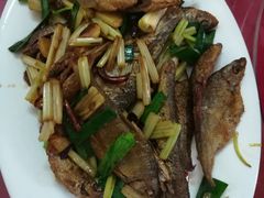 -香猪美食(中心店)