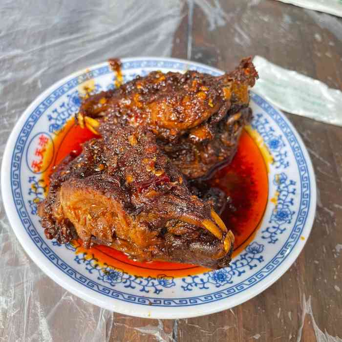 食神又名厕所兔-"位置是在是有点隐蔽,如果不是同行的姐妹看.