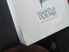 -西沃古尔·拉姆古兰爵士国际机场