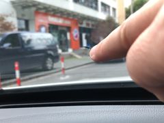 -鲨鱼皮汽车凹陷玻璃修复(静安店)
