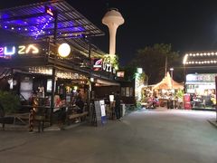 -席娜卡琳火车铁道夜市