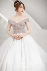 -艾米丽婚纱礼服