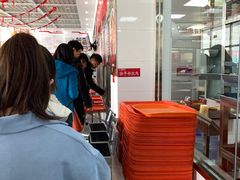 等位区-丽华快餐(红庄国际店)