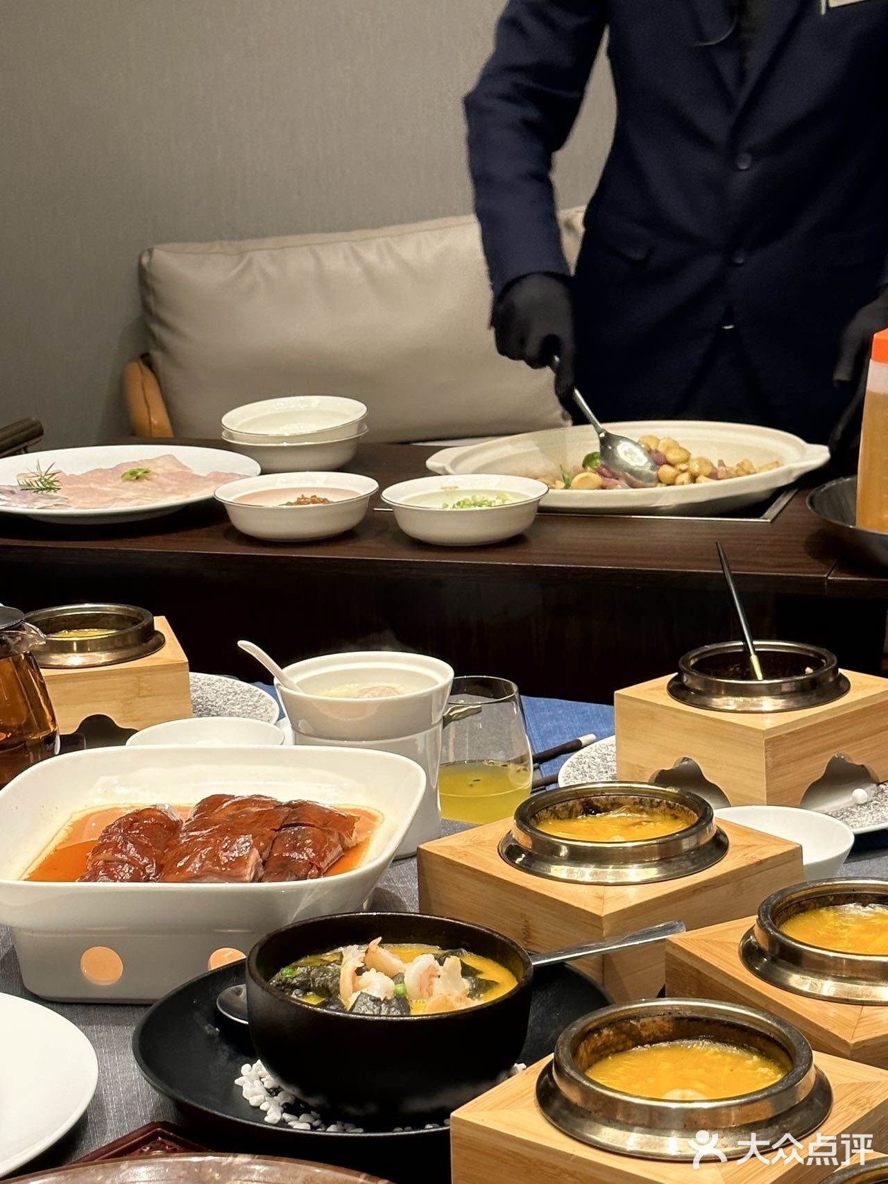 闹中取静🍃我心中最佳的湖景餐厅——青玉案