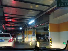 -万象城-停车场