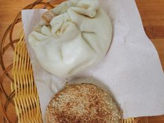 牛肉大葱包子-李小老烧饼(常营民族家园店)