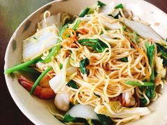 -Cuc Gach Quan Restaurant