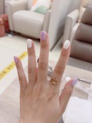 -进巍美甲美睫店