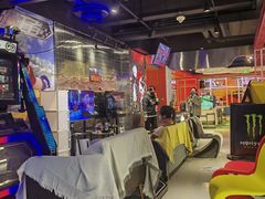 -VR+乐园·VR电竞·家庭亲子·密室逃脱·轰趴团建