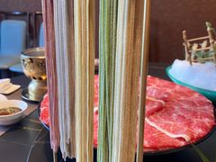 -鼎泰亨·海鲜牛肉餐厅(滨江店)