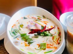 -Chom Cafe and Restaurant