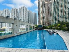 -九龙东皇冠假日酒店室外泳池