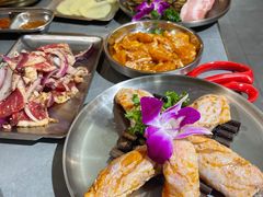 -围炉肉舍•炭烤活鳗•丹东海鲜烤肉(步行街店)