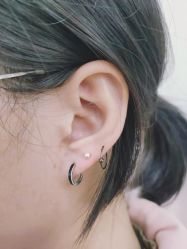 -花师傅专业手穿耳洞打耳洞穿孔