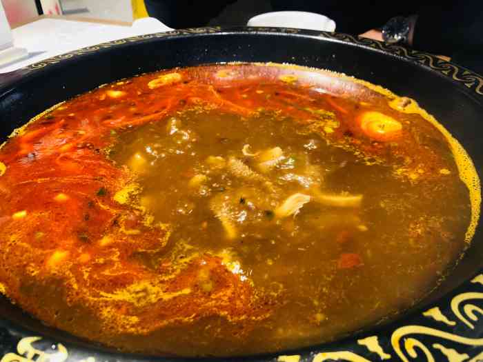 牛好牛卤味牛肉锅(美京假日广场店)-"很大一锅牛肉汤火锅,牛肉汤味道