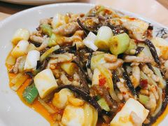 传统鱼香肉丝-饭饱香土碗菜(新科店)