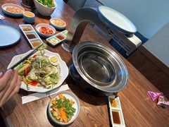 -明洞阿姨·韩式酱蟹烤肉·创意料理(三元桥店)