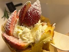 香甜奶油草莓巴斯克-PAPER STONE BAKERY(万菱汇店)