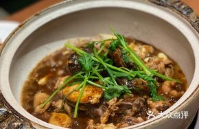 Medium-sized Abalone Chicken Pot