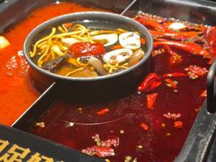 -老牌坊云南鱼豆花火锅(哈西万达店)