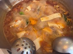 -毛辣果·贵州红酸汤牛肉火锅(西单店)