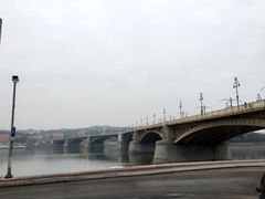 -多瑙河畔鞋履雕塑