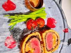 惠灵顿牛排-弦月窗LUNETTE BY AMANDA(复兴路店)