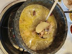 -鲁朗纳麦石锅鸡庄园