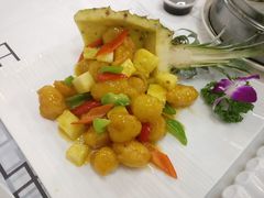 菠萝鲜虾球-雅逸居海鲜小厨