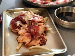 -围炉肉舍•炭烤活鳗•丹东海鲜烤肉(步行街店)